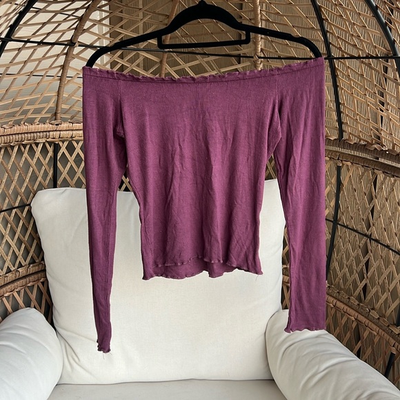 Garage off the shoulder long sleeve purple top. Size s - Picture 2 of 4